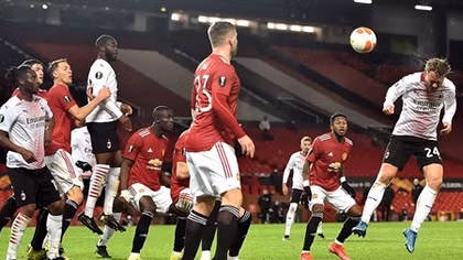 MU 1 – 1 AC Milan: Quỷ đỏ đánh rơi chiến thắng trên sân nhà