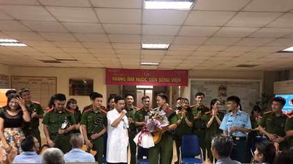  Mang âm nhạc đến bệnh viện’: Món quà tinh thần vô giá