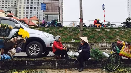 Nhọc nhằn mưu sinh trong mưa rét