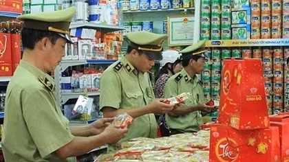 Kiểm tra tình hình vi phạm hàng giả, hàng nhái tại Hà Nội