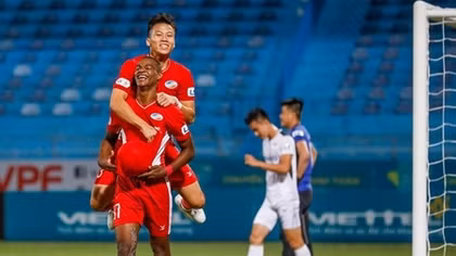 Viettel 4-1 HAGL: Cuộc "giội bom" trên sân Hàng Đẫy