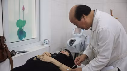 Cảnh báo hiện tượng liệt dây thần kinh số 7 do thời tiết và bia rượu