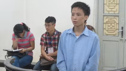 Đổ thuốc độc vào bể nước sát hại tình địch
