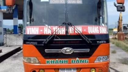Hành hung phụ xe, cướp hàng hóa