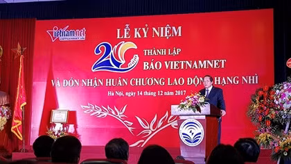 Báo VietNamNet đón nhận Huân chương lao động hạng nhì
