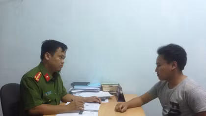 Tạm giữ hình sự đối tượng uống rượu đâm xe khiến CSGT bị thương
