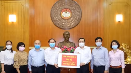 Tinh thần đoàn kết, tương thân tương ái của nhân dân được khơi dậy mạnh mẽ