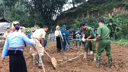 Giúp dân ổn định cuộc sống trên vùng "đất dữ"