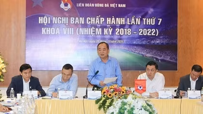 V.League 2021 sẽ vẫn "tách nhóm"