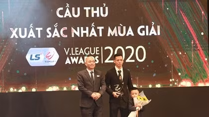 Hà Nội FC "bội thu" giải thưởng ở V-League Awards 2020