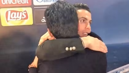 Ronaldo an ủi Buffon sau trận tứ kết lượt về