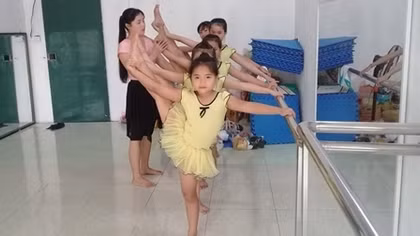 Cô giáo 8x đam mê với câu lạc bộ múa