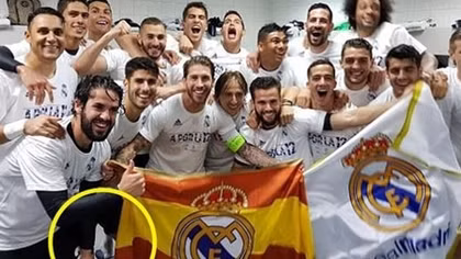 Cristiano Ronaldo và thói quen "làm dáng" khi chụp ảnh