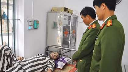 Chuyện cảm động về những cán bộ trại tạm giam hiến máu cứu người