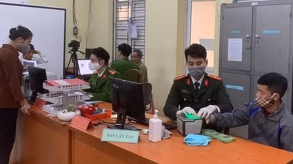 Chạy đua với thời gian để cấp căn cước công dân
