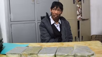 Bị phát hiện vận chuyển 10 bánh heroin, lao xe vào tổ công tác 