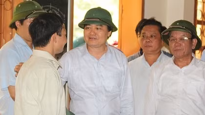 Thăm ngôi trường “chạy lũ” bùn ngập 1m trước ngày khai giảng