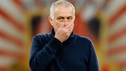 Bắt trò luyện tập giữa mùa dịch, Mourinho lên tiếng nhận sai