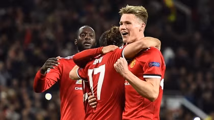 Man Utd thắng dễ Benfica nhờ bàn phải lưới nhà