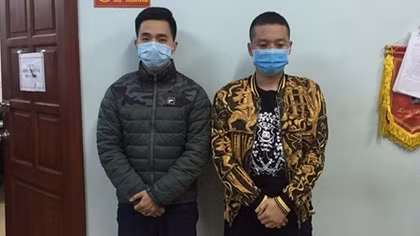 2 đối tượng chống người thi hành công vụ khi bị nhắc nhở không tụ tập