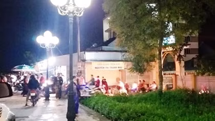Hành lễ đông người giữa cao điểm dịch COVID-19 đi ngược lại chủ trương, gây nguy hiểm sức khỏe cộng đồng