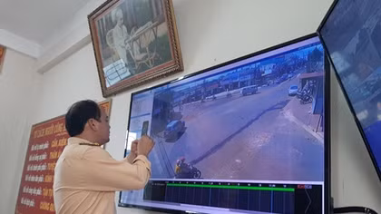 Xe 7 chỗ tông 2 nữ giáo viên bất tỉnh rồi bỏ chạy