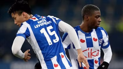 SC Heerenveen thua nhưng cơ hội đang mở ra với Văn Hậu?
