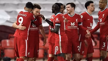 Vùi dập Leicester, Liverpool vươn lên vị trí nhì bảng