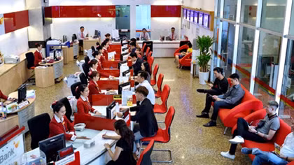 Lãi suất giảm, doanh nghiệp vẫn khó tiếp cận vốn rẻ