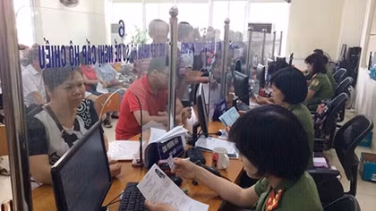 Lật tẩy thủ đoạn “hồn Trương Ba, da hàng thịt” trong làm hộ chiếu