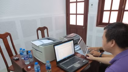 Triệt phá đường dây đưa người sang Úc bằng giấy tờ giả