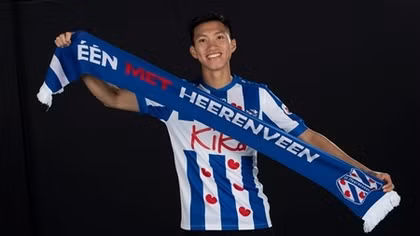 Văn Hậu ra sân trong đội hình trẻ của Heerenveen 