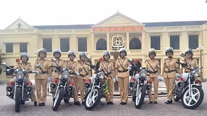Tiểu đội nữ CSGT đặc biệt của xứ Nghệ
