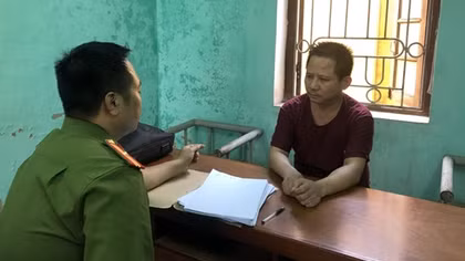 Chủ quán Nhắng nướng "Hiểu ra mình sai, tự hất bát cơm của mình"
