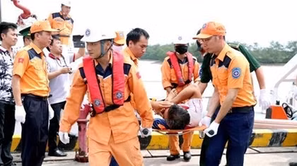Tìm thấy thi thể 4 thuyền viên mất tích sau vụ chìm tàu cá