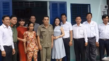 Báo CAND và Công ty Vũ Linh: Bàn giao 2 căn nhà Đại đoàn kết tại Cần Thơ