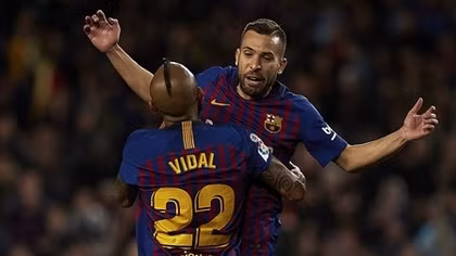 Messi "tịt ngòi", Barca thắng nhờ hàng thủ