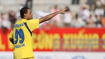 Trả lương tại V.League: Denilson, Công Vinh là số 1!