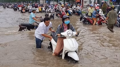 “Đói lũ”, nhiều đô thị ở Tây Nam Bộ vẫn ngập, vì sao?