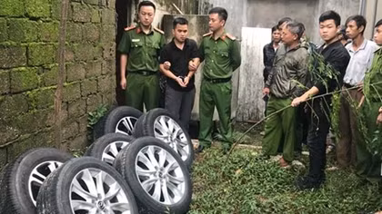 Những tên đạo chích thích "vặt" phụ tùng xe hơi