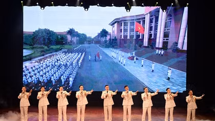 Hoành tráng đêm nghệ thuật “Bài ca nâng bước quân hành”