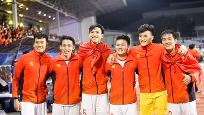 Góp công giành vàng SEA Games, Hà Nội FC được khen thưởng