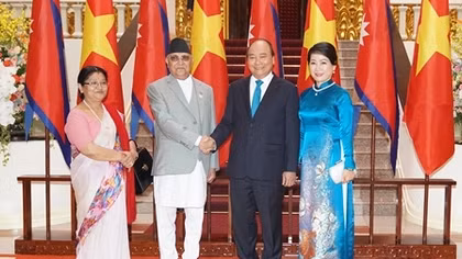 Thủ tướng Nguyễn Xuân Phúc đón, hội đàm với Thủ tướng Nepal