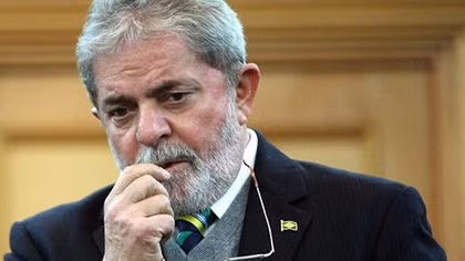 Cựu Tổng thống Lula da Silva bị cấm xuất cảnh