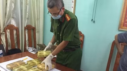 Đối tượng người Lào vận chuyển gần 50.000 viên ma túy tổng hợp