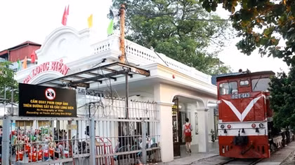 Ga Long Biên "trăm tuổi" thay áo mới đẹp đến ngỡ ngàng