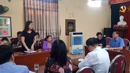 Rút kinh nghiệm việc giáo viên phê bình học sinh tới trường sớm