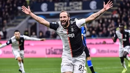Ronaldo "nuốt hận” vì trọng tài, Juventus “lên đỉnh” nhờ kép phụ