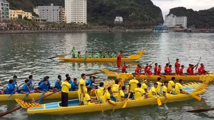 Hàng vạn người dân và du khách về với tuần lễ “Cát Bà xanh” 2017