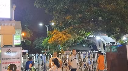 Người đàn ông rơi từ tầng 5 Bệnh viện Việt Đức tử vong